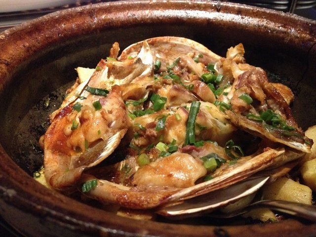 鱼头新鲜,份量足,很有锅气。