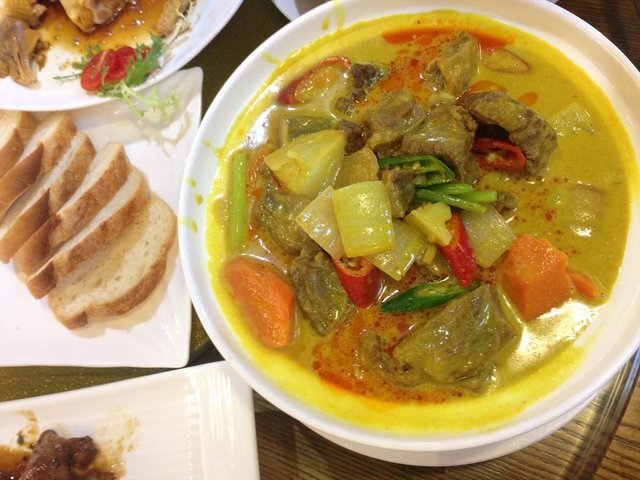 咖喱牛腩