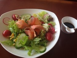 烟熏三文鱼色拉