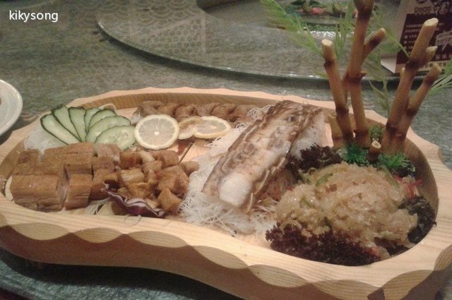烧腊拼盘