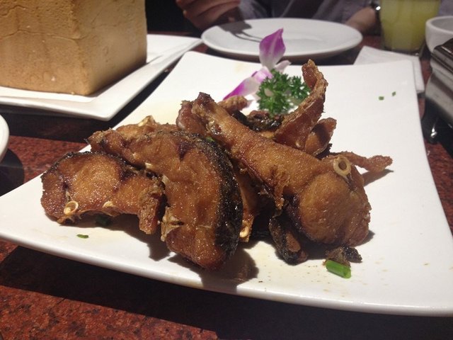 绿茶酥鱼