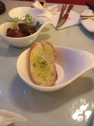 餐前蒜香面包