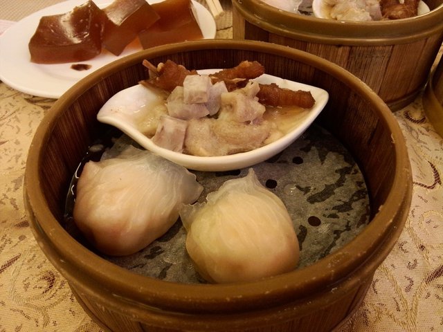 虾饺排骨拼凤爪