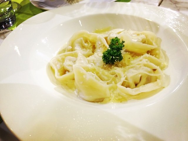 意式里科塔奶酪坚果馄饨