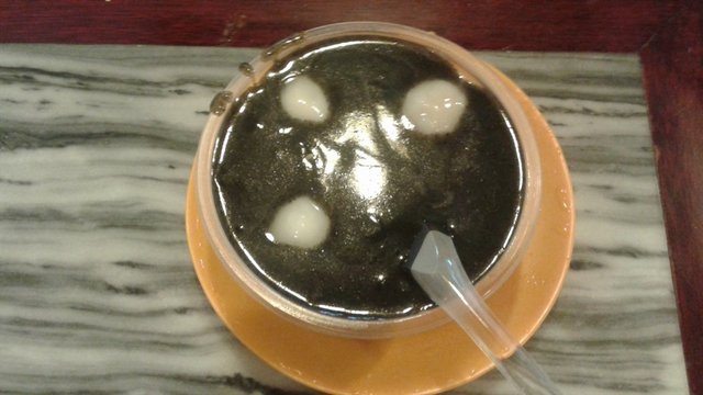 芝麻糊汤圆