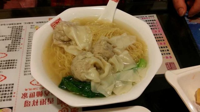 蟹子鲜虾云吞面