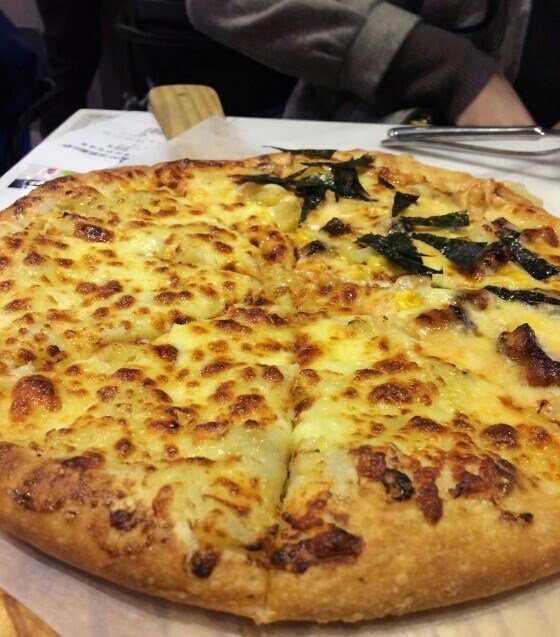 鳗鱼榴莲双拼披萨