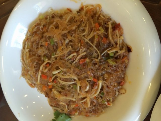 金针菇炒粉丝