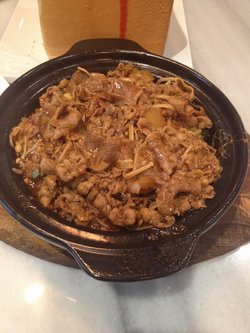 很赞的，里面的肉很多，有金针菇很香很好吃。