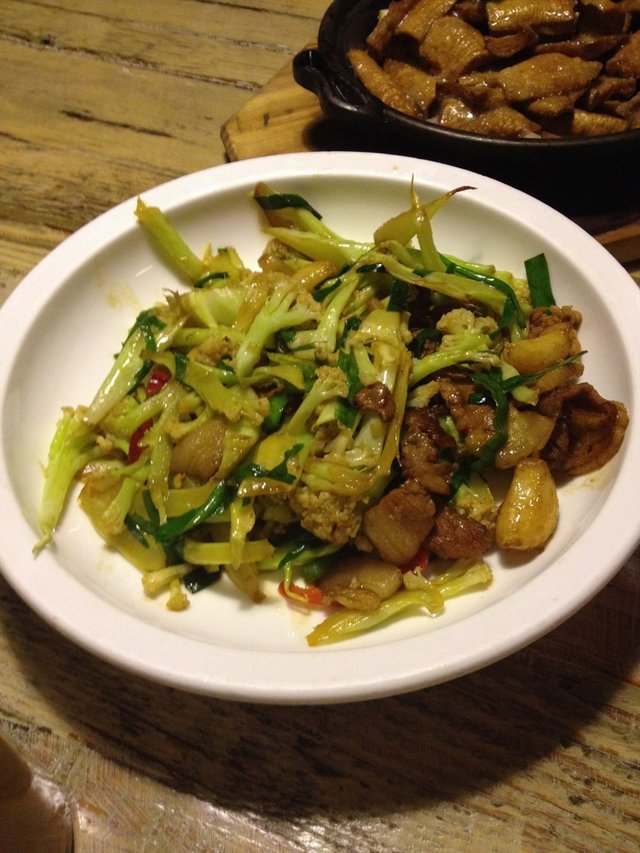 招牌菜，也是必点菜，很好吃，就是花菜稍微有点碎。
