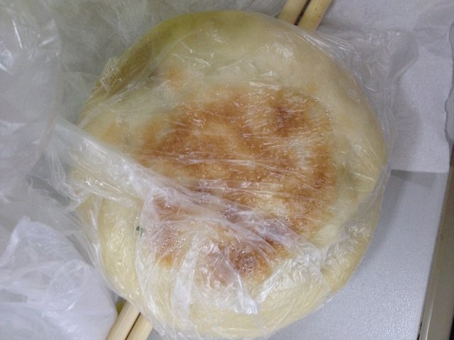馅饼味道不错，就是有点凉了。