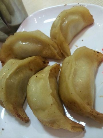 锅贴饺子