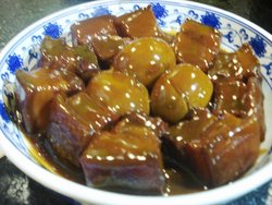 黑毛猪肉烩土鸡蛋