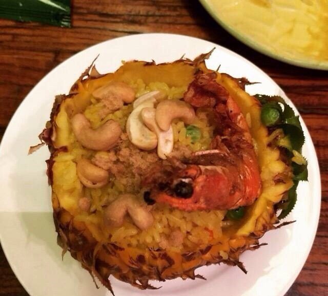 菠萝海鲜饭