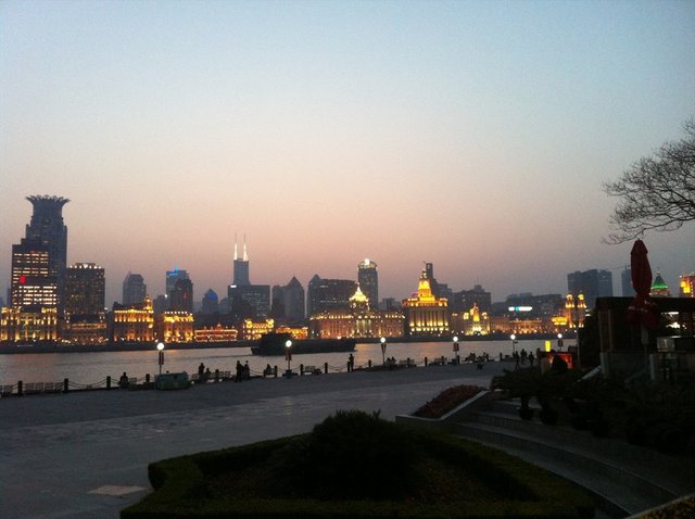 露天位看到的外滩的景