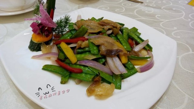 荷兰豆洋葱炒白腊肉
