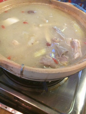 猪肚鸡煲