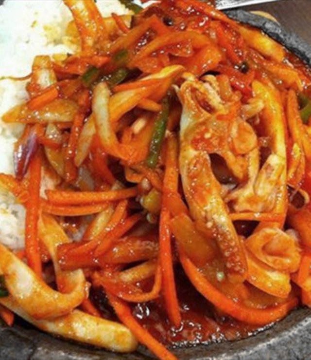 鱿鱼石锅拌饭