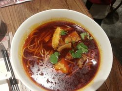 香辣牛杂米线