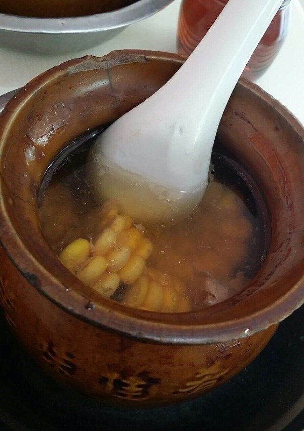 玉米排骨瓦罐汤