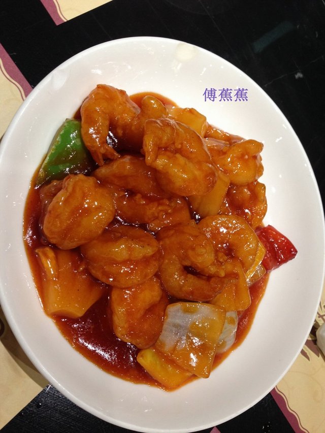 菠萝咕噜虾球
