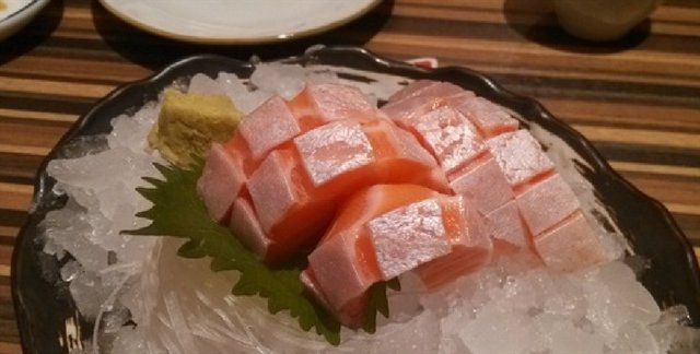 三文鱼腩刺身