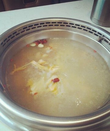 特色本地鸡锅