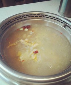 特色本地鸡锅