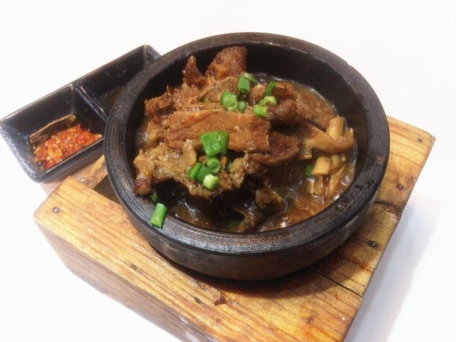 整体分量足，不过牛腩焖得比较重口味，不是个个爱，哈~