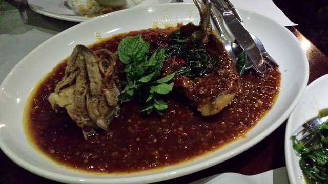 三味煎鲈鱼
