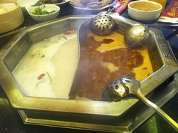 梭边鱼鸳鸯锅