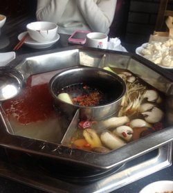 菌菇鸳鸯锅