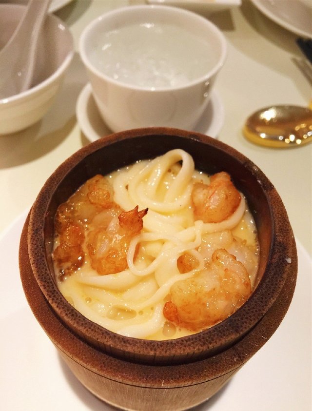 竹筒鲜虾宽面