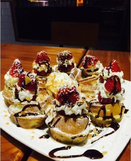 草莓忌廉华夫饼