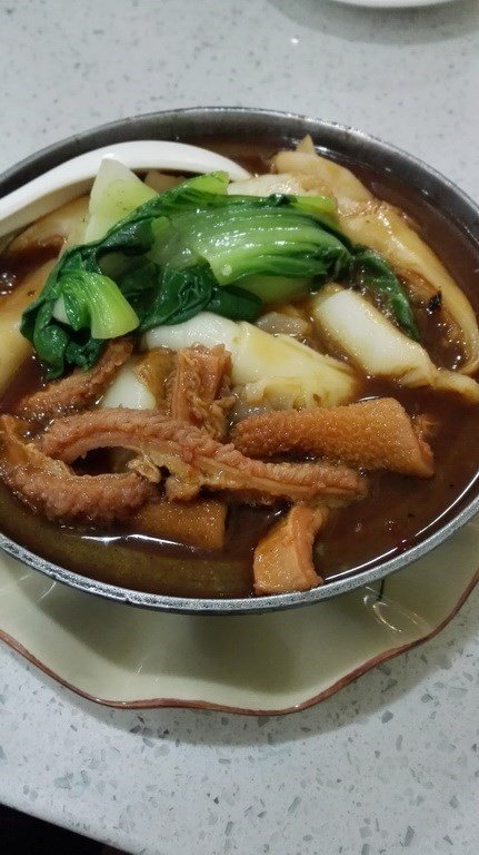 牛腩煲仔肠
