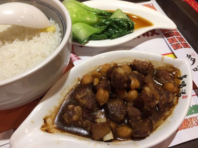 红烧排骨饭