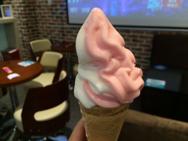 双色冰淇淋