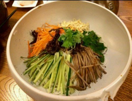 鸡丝凉米线