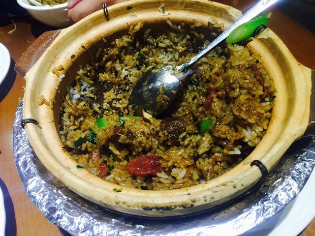 滑鸡煲仔饭