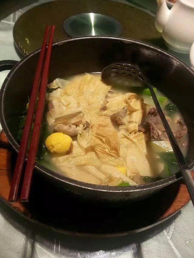 支竹芥菜咸骨煲