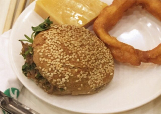 烧饼夹肉