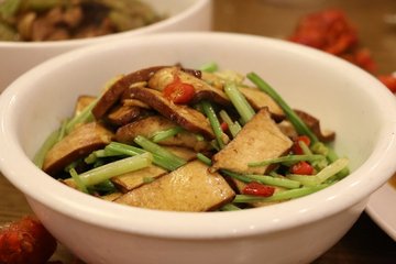 芹菜香干