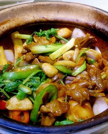 啫啫鸡杂煲
