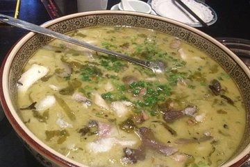 酸菜烩双鱼