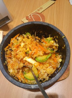 传统石锅拌饭