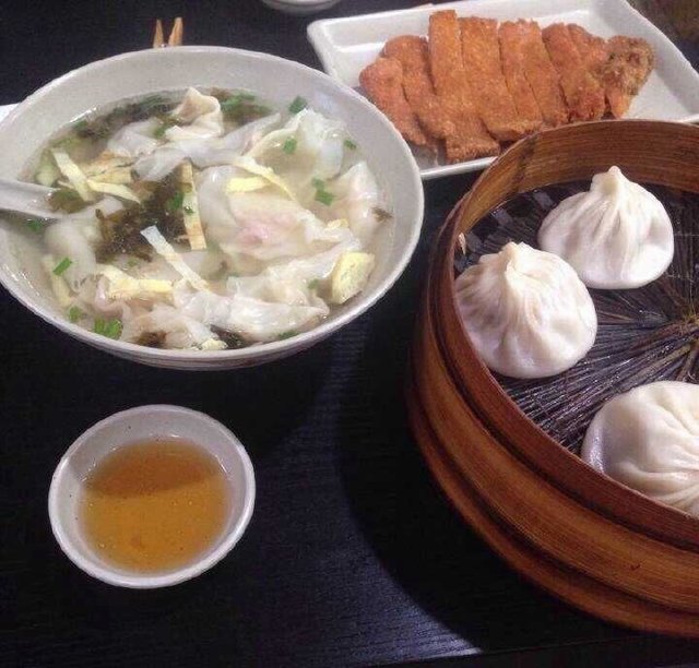 菜肉大馄饨