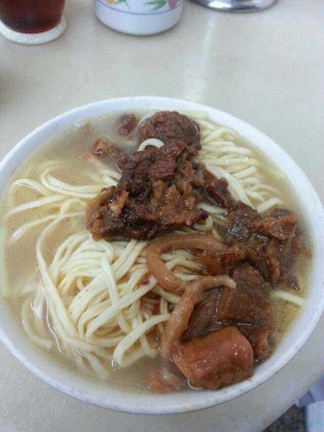 牛腩伊面