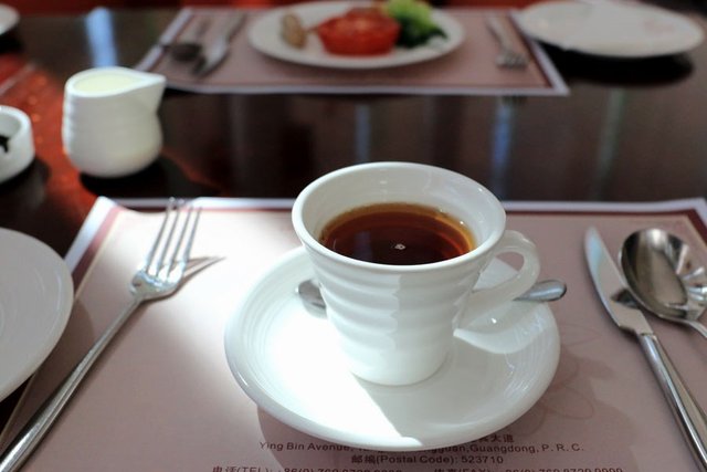 用餐前先来杯红茶，暖暖心