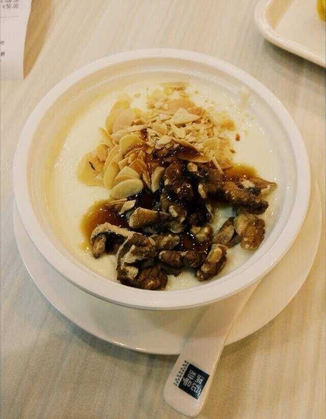 湖泊杏仁双皮奶