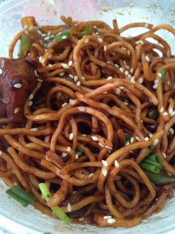 黑椒鸡焖面